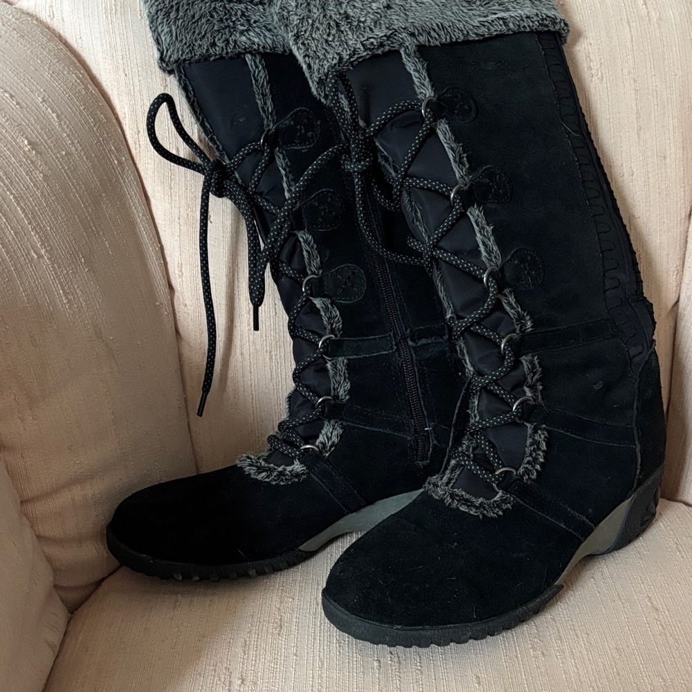 Khombu Black and Gray Winter Boots